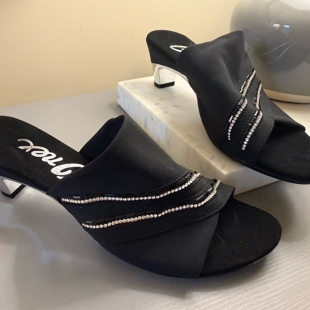 Onex Black & Silver Rhinestones Wide Strap Shoes/Sandals/Heels - 7M Worn Once